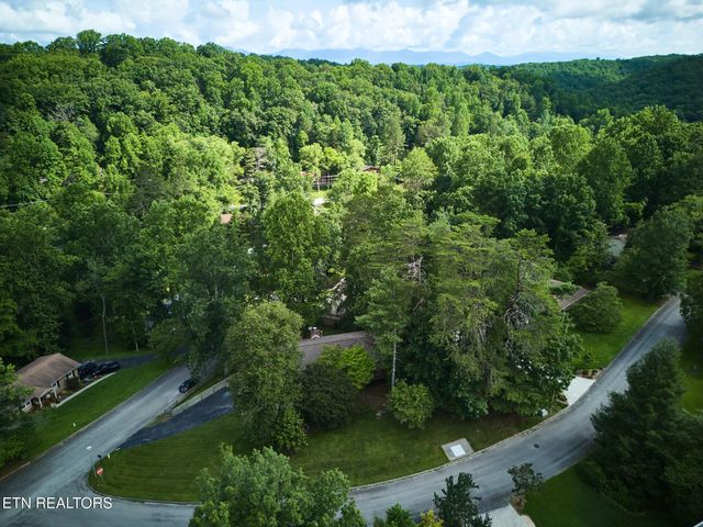 101 Greenbriar Lane, Oak Ridge, TN 37830