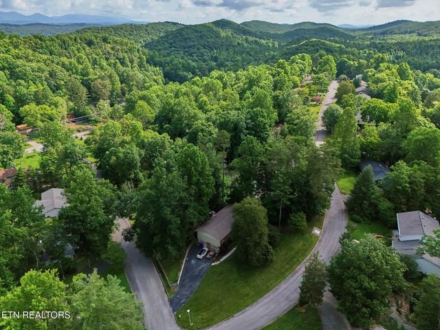 101 Greenbriar Lane, Oak Ridge, TN 37830