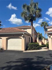 940 Woodshire LN # M1, Naples, FL 34105