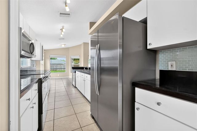 1461 LAKE SHORE RANCH DRIVE, Seffner, FL 33584