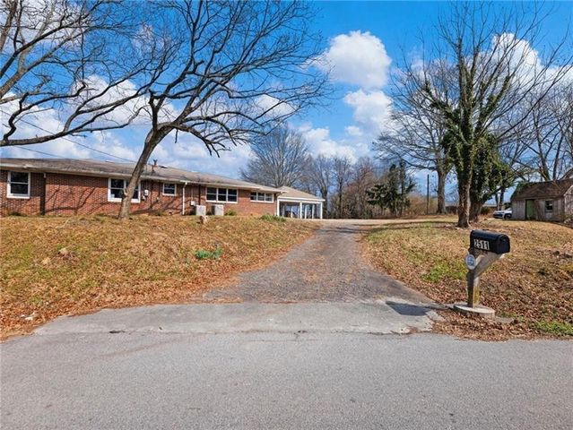 2511 Dana Drive, Gainesville, GA 30507