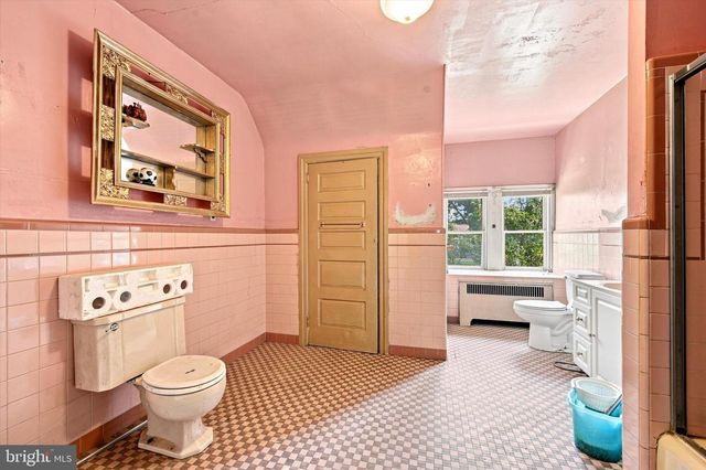 102 E CLIVEDEN ST, Philadelphia, PA 19119
