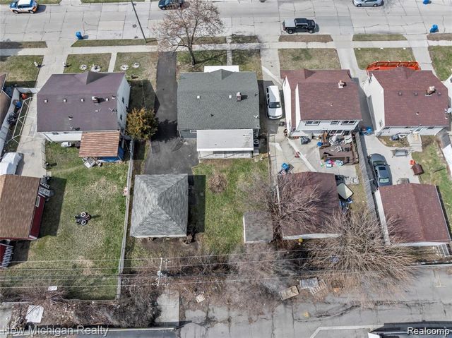 27210 Seyburn Avenue, Warren, MI 48092