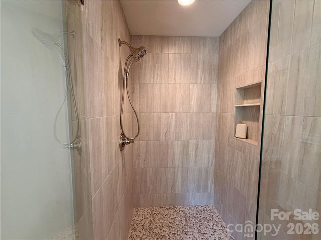 316 Big Raven Lane, Saluda, NC 28773