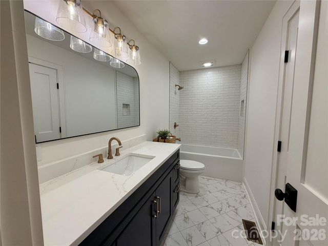 316 Big Raven Lane, Saluda, NC 28773