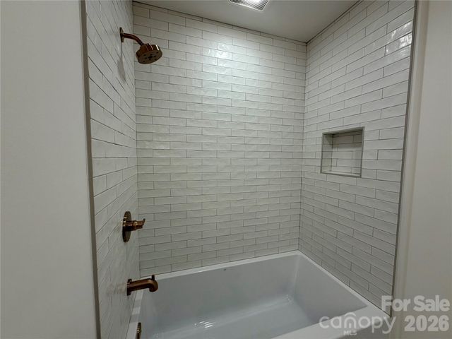 316 Big Raven Lane, Saluda, NC 28773