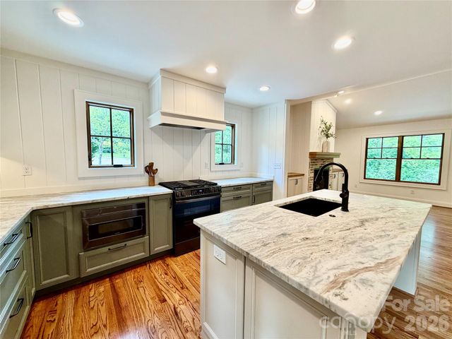 316 Big Raven Lane, Saluda, NC 28773
