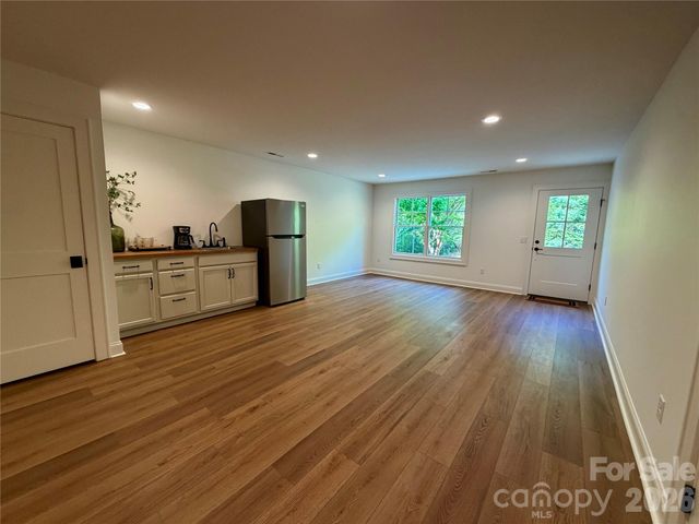 316 Big Raven Lane, Saluda, NC 28773