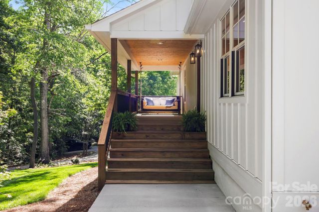 316 Big Raven Lane, Saluda, NC 28773