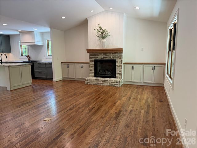 316 Big Raven Lane, Saluda, NC 28773