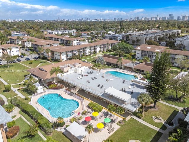 17050 NE 14th Avenue 106, Miami, FL 33162