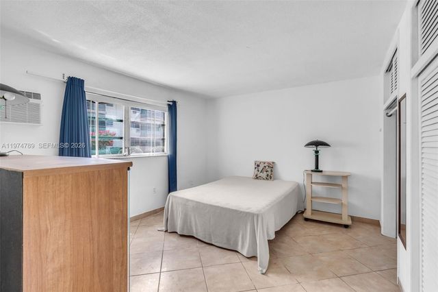 17050 NE 14th Avenue 106, Miami, FL 33162