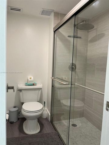 342 Lakeview Dr 104, Weston, FL 33326