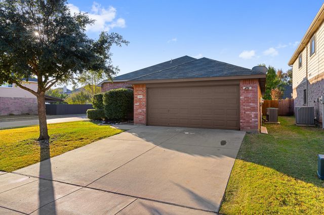 1360 Castlegar Lane, Fort Worth, TX 76247