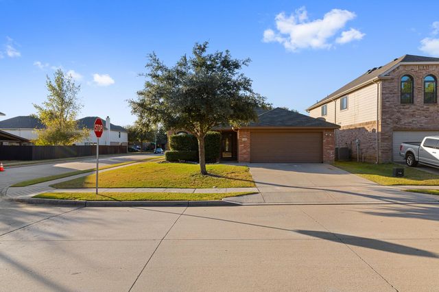 1360 Castlegar Lane, Fort Worth, TX 76247