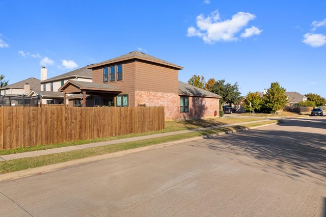 1360 Castlegar Lane, Fort Worth, TX 76247