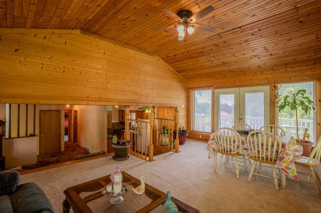 225 George Street, Hartford, IA 50118