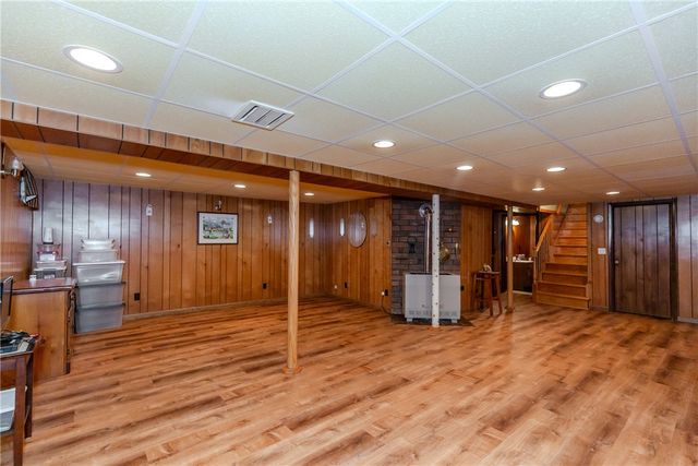 12 Wadsworth Avenue, Smithfield, RI 02917