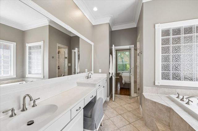 7923 N Wellington Court, Houston, TX 77055