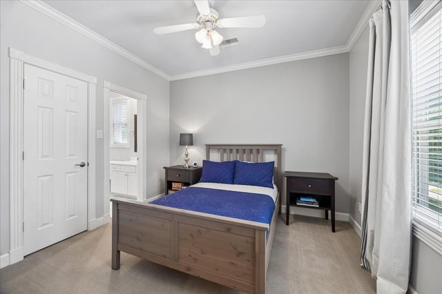 7923 N Wellington Court, Houston, TX 77055