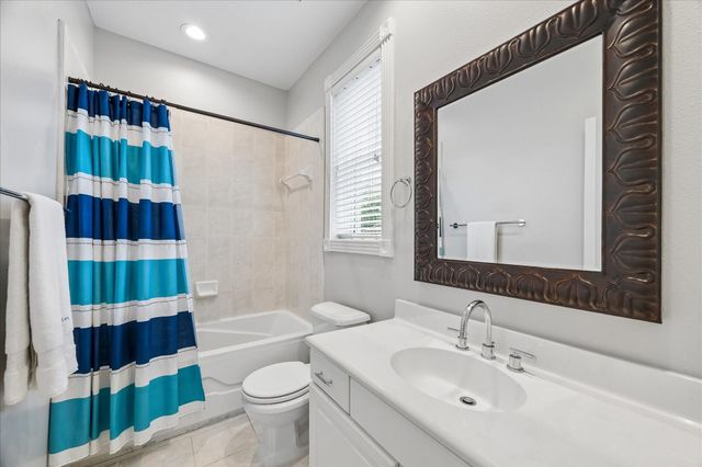 7923 N Wellington Court, Houston, TX 77055