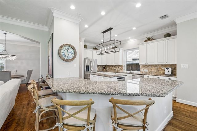 7923 N Wellington Court, Houston, TX 77055
