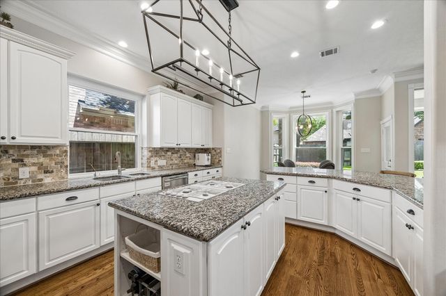 7923 N Wellington Court, Houston, TX 77055