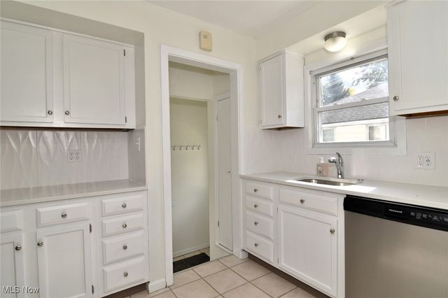 1575 Lander Road, Mayfield Heights, OH 44124