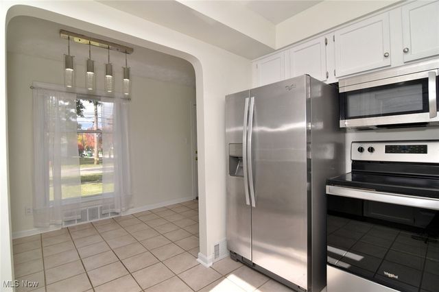 1575 Lander Road, Mayfield Heights, OH 44124