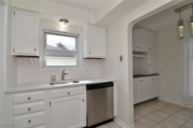 1575 Lander Road, Mayfield Heights, OH 44124