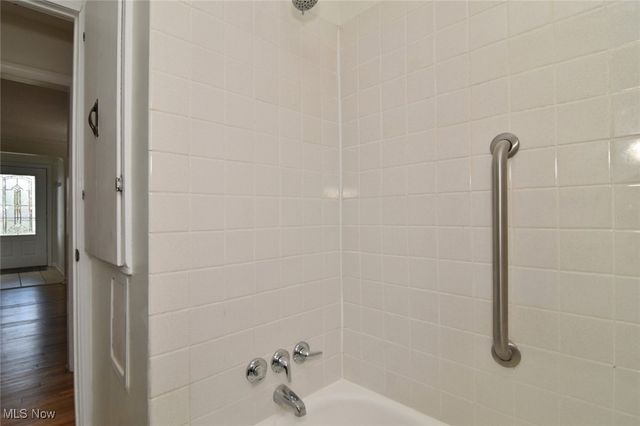 1575 Lander Road, Mayfield Heights, OH 44124