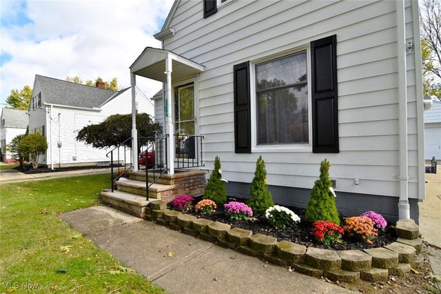 1575 Lander Road, Mayfield Heights, OH 44124