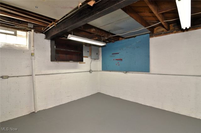 1575 Lander Road, Mayfield Heights, OH 44124