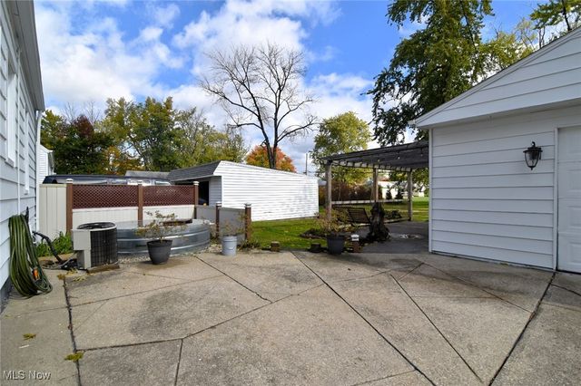 1575 Lander Road, Mayfield Heights, OH 44124