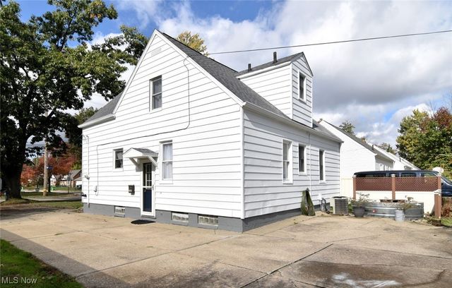 1575 Lander Road, Mayfield Heights, OH 44124