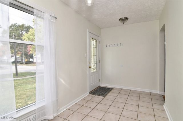 1575 Lander Road, Mayfield Heights, OH 44124