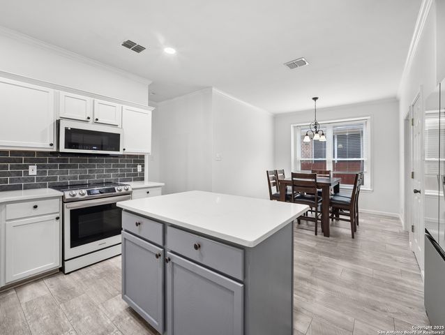 4631 Eldon Run, San Antonio, TX 78247