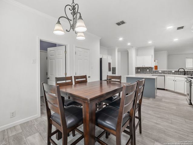 4631 Eldon Run, San Antonio, TX 78247