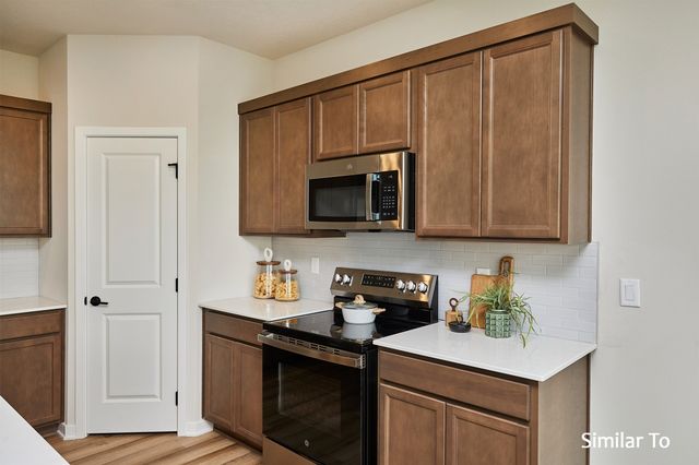 16611 Deerview Drive, Urbandale, IA 50323