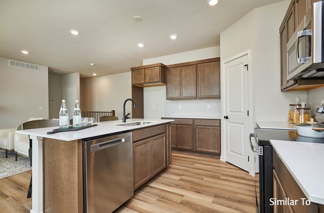 16611 Deerview Drive, Urbandale, IA 50323