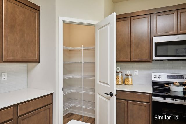 16611 Deerview Drive, Urbandale, IA 50323