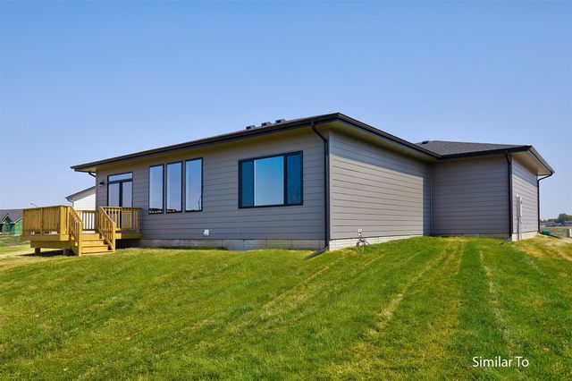 16611 Deerview Drive, Urbandale, IA 50323