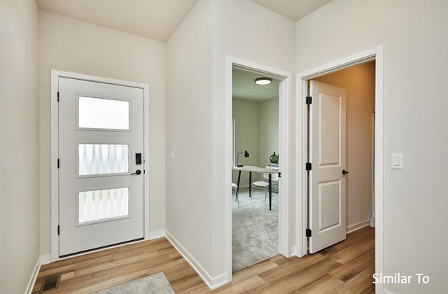 16611 Deerview Drive, Urbandale, IA 50323