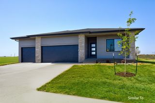 16611 Deerview Drive, Urbandale, IA 50323