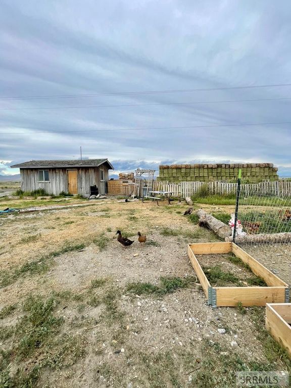 Image 5 of property listing at 2398 N 400 E, Monteview, ID 83435