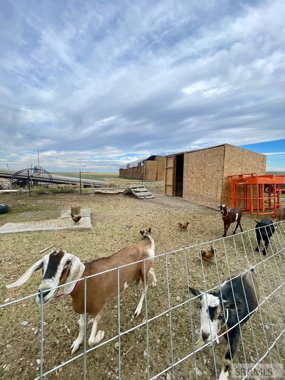 Image 7 of property listing at 2398 N 400 E, Monteview, ID 83435