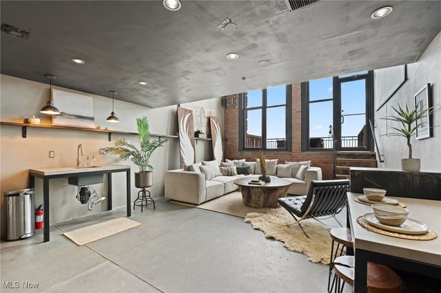 1133 W 9th Street 315, Cleveland, OH 44113