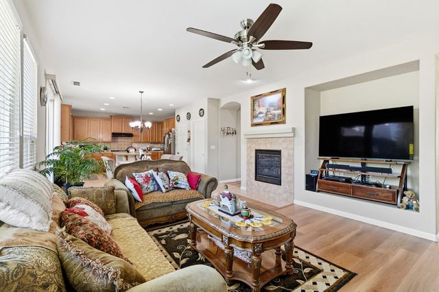 2857 MAYBROOK Dr, Sacramento, CA 95835