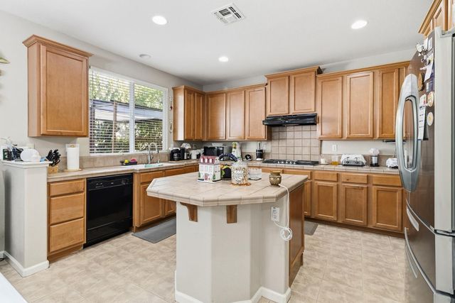 2857 MAYBROOK Dr, Sacramento, CA 95835