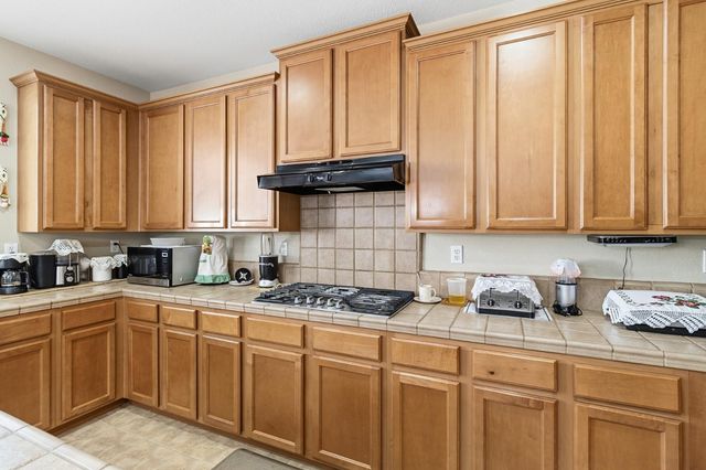 2857 MAYBROOK Dr, Sacramento, CA 95835